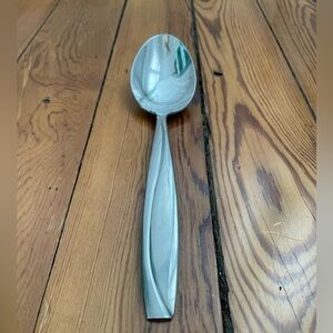 Oneida Groove Curved Line Stainless Steel Solid Serving Spoon - 8 3/7"